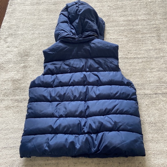 Zara Navy Puffer Vest - youth size Large - very warm - new condition - Picture 3 of 5